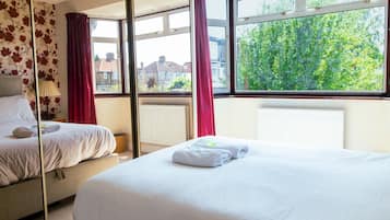 3 bedrooms, iron/ironing board, free WiFi, bed sheets