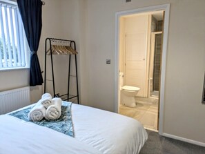 4 bedrooms, free WiFi, bed sheets