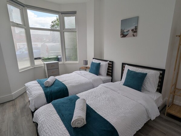 4 bedrooms, iron/ironing board, free WiFi, bed sheets