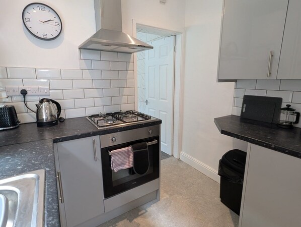 Fridge, microwave, oven, stovetop