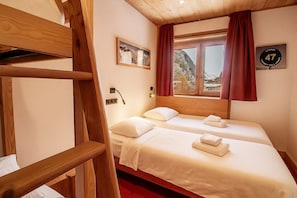 3 bedrooms, WiFi, bed sheets