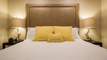 Comfort Studio, Pets Allowed, Garden View | Desk, laptop workspace, blackout drapes, iron/ironing board