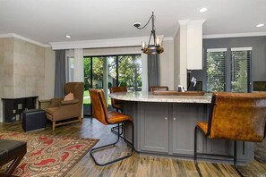 Deluxe Condo, Garden View | Dining room - The Napa Residences (Napa)