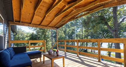 Lake Palestine Homes ideal for Retreat & Events-accommodate 20+ gather 40+