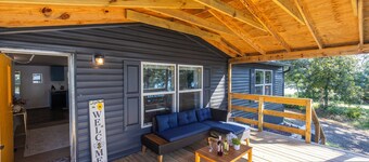 Lake Palestine Homes ideal for Retreat & Events-accommodate 20+ gather 40+