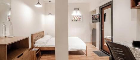 1 bedroom, internet, bed sheets