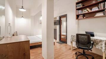 1 bedroom, internet, bed sheets