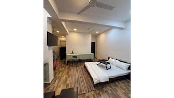 1 bedroom, internet, bed sheets