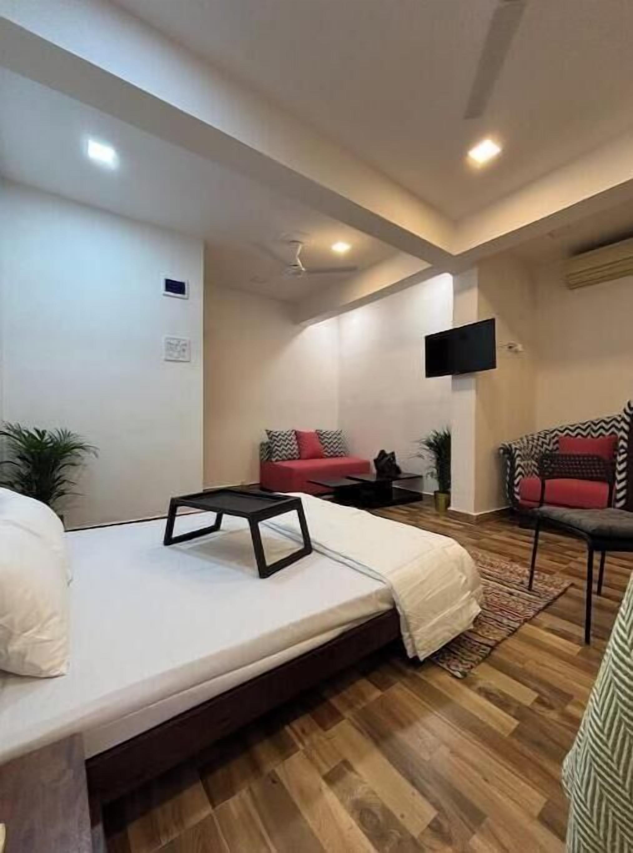 1 多间卧室、上网接入、床单