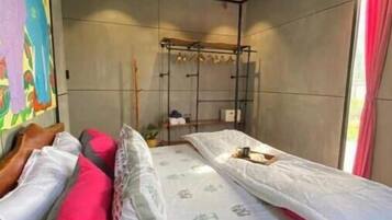 5 chambres, accĂšs Internet, draps fournis