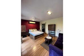4 bedrooms, Internet, bed sheets