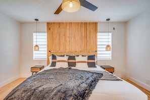 4 bedrooms, iron/ironing board, WiFi, bed sheets - Fox Garden Luxury Boho Near Downtown & Beach (Fort Lauderdale)