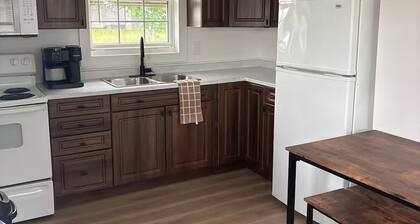 Maxwell House - Entire House on Quiet Street!