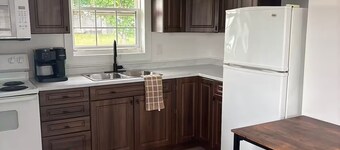 Maxwell House - Entire House on Quiet Street!