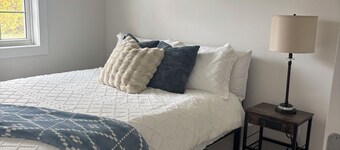 Maxwell House - Entire House on Quiet Street!