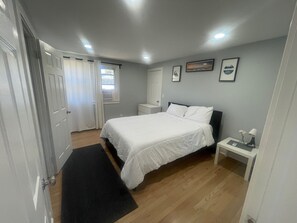 3 slaapkamers, een strijkplank/strijkijzer, wifi, beddengoed