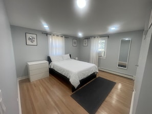 3 quartos, ferros/tábuas de passar roupa, Wi-Fi, roupa de cama