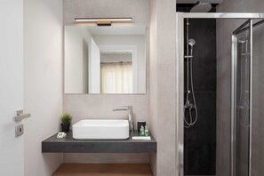 Shower, hair dryer, towels - Athens Luxury Ethereal View (Zografou)