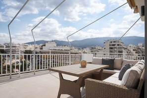 Outdoor dining - Athens Luxury Ethereal View (Zografou)