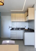 Apartamento | Cozinha privada | Geladeira grande, micro-ondas, cooktop