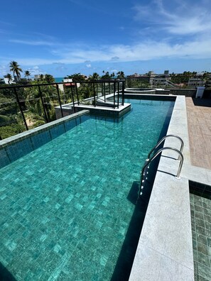 2 indoor pools