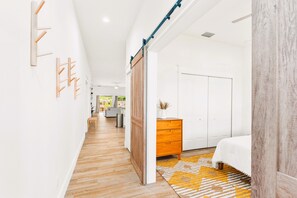 4 bedrooms, iron/ironing board, free WiFi, bed sheets - Casa Rio-Playa- New 4BR Retreat w/ Pool (Jensen Beach)