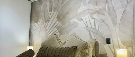 Luxury Apartment, Balcony | Free WiFi