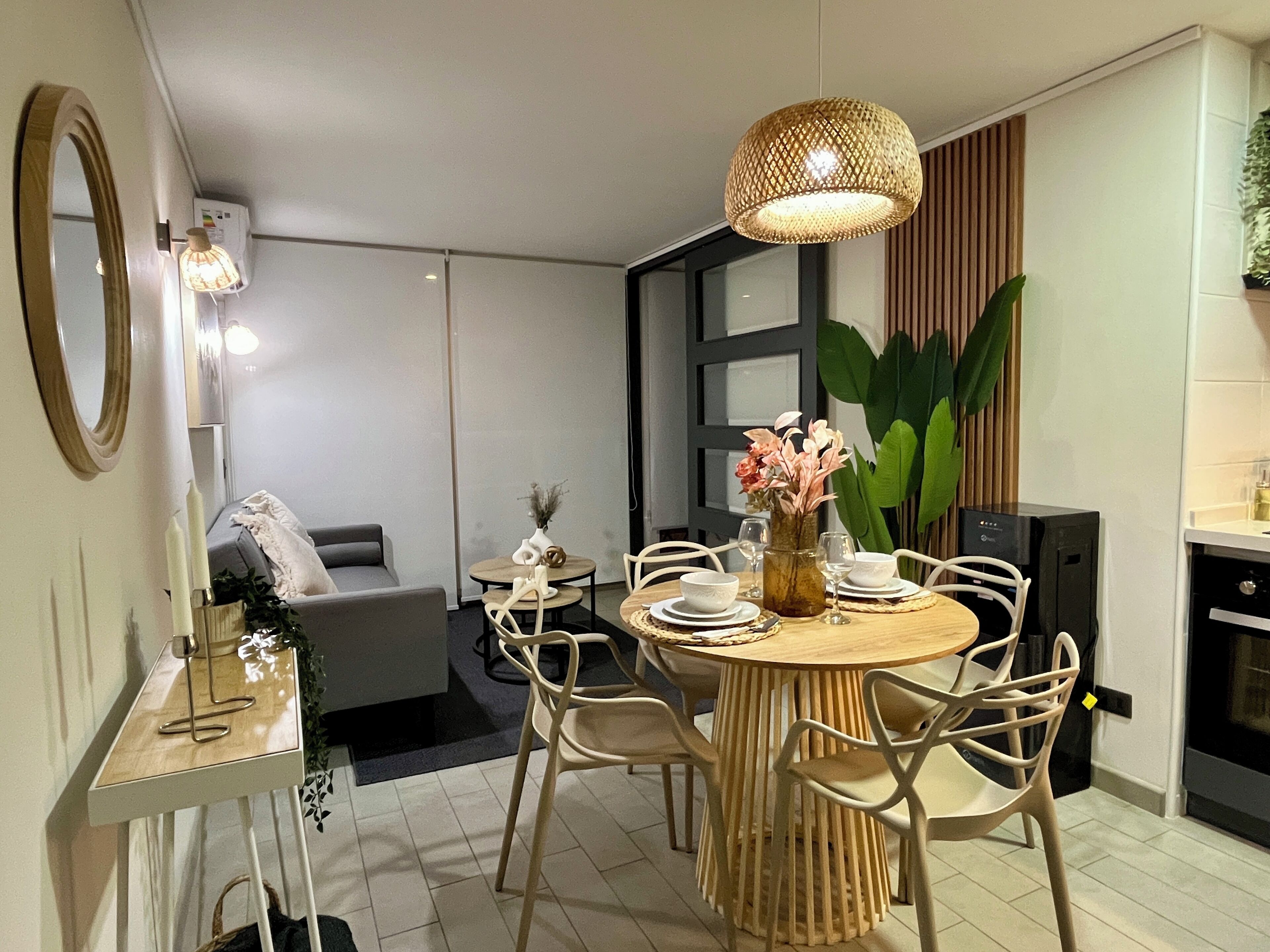 Apartamento de lujo, balcón | Zona de estar