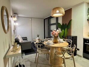 ラグジュアリー アパートメント バルコニー | リビング エリア