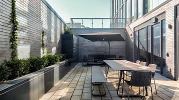 Economy appartement | Buiten dineren