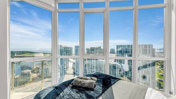 Apartamento tradicional | Sábanas italianas Frette y ropa de cama de alta calidad