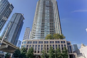 Signature Apartment | Exterior