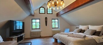Spacious holiday home in Dresden for up to 12 people with 6 bedrooms