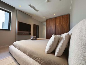3 bedrooms, WiFi, bed sheets