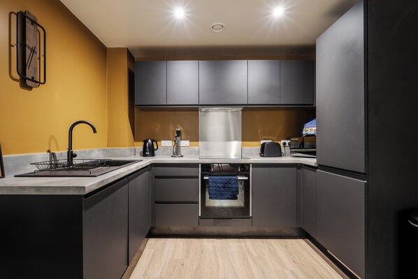 Refrigerador, microondas, horno, tostadora