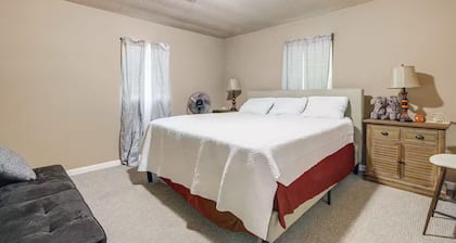 Hunting & Fishing Retreat in Marvell!