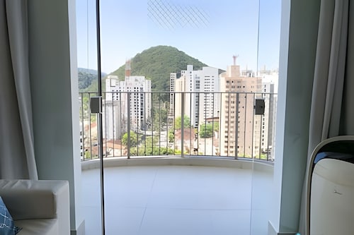 Stylish apartment 200m from Pitangueiras Beach!