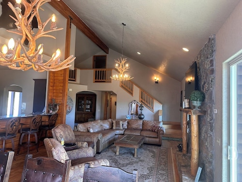 Cozy Mountain Retreat