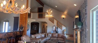 Cozy Mountain Retreat