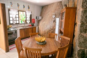 Kühlschrank, Mikrowelle, Ofen, Toaster