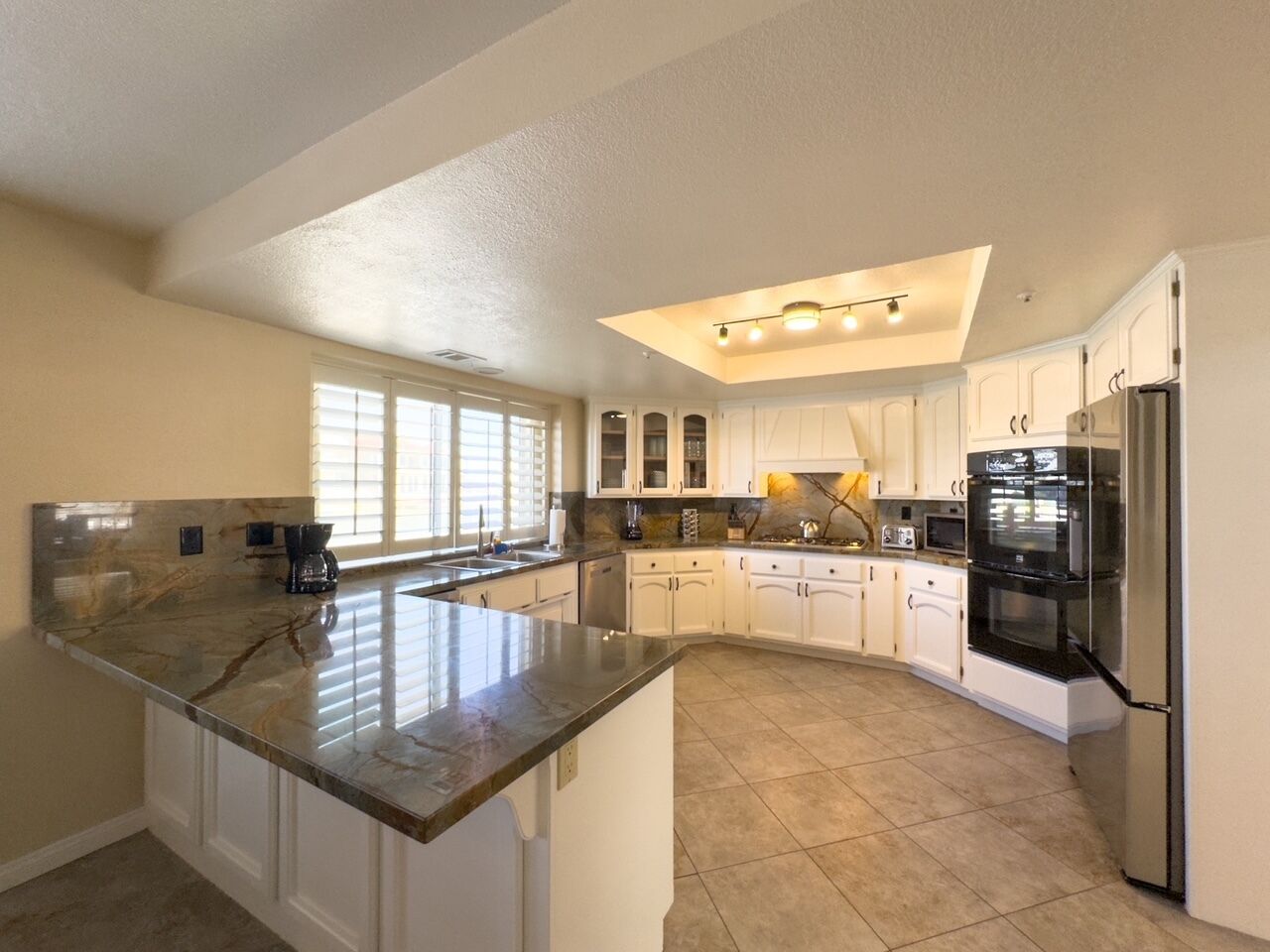 Mikroaaltouuni, uuni, liesi, astianpesukone