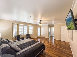 4 bedrooms, iron/ironing board, internet, bed sheets