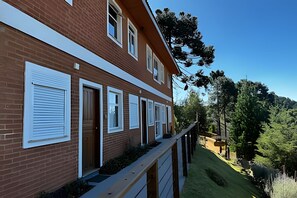 Exterior - Saint Louis | Charming suite 4 minutes from the center (Campos do Jordão)