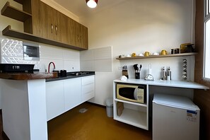 電子レンジ、調理器具と食器