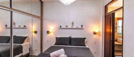 Comfort Apartment, Sea View | Iron/ironing board, free WiFi