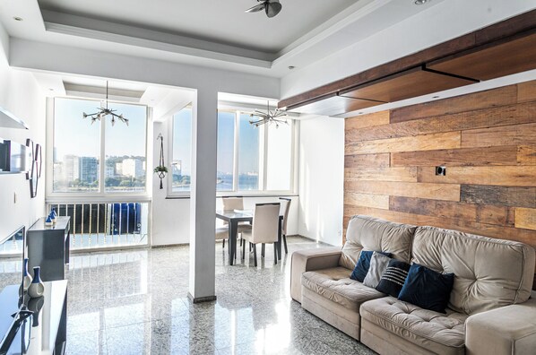 Comfort Apartment, Sea View | Living area