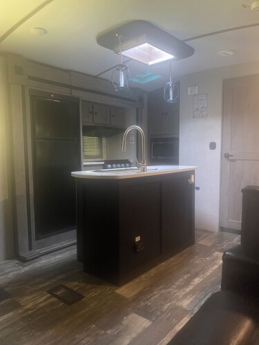 Cozy 2 bedroom Camper in Mill Hall near Fishing Creek, class A wild trout waters