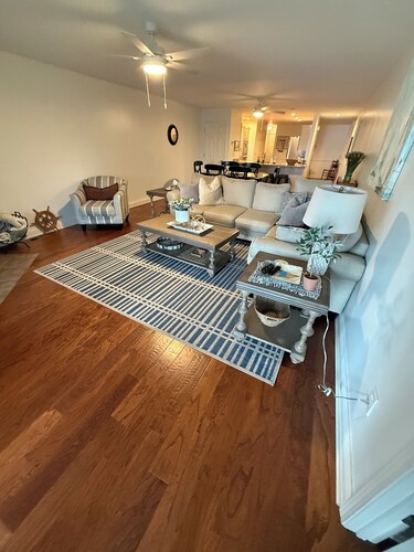 Waterfront 3-Bedroom Condo Kentucky Lake in Benton