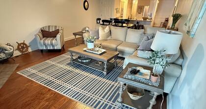 Waterfront 3-Bedroom Condo Kentucky Lake in Benton