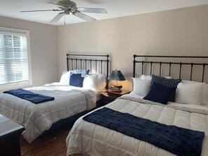 3 makuuhuonetta, silitysrauta/-lauta, Wi-Fi, vuodevaatteet